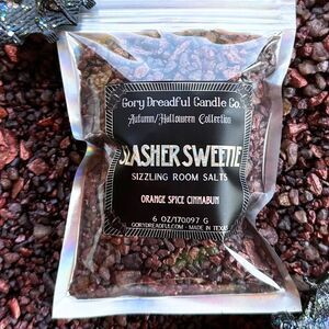 Slasher Sweetie Sizzling Room Salt Crystal Potpourri: Orange Spice Cinnabun